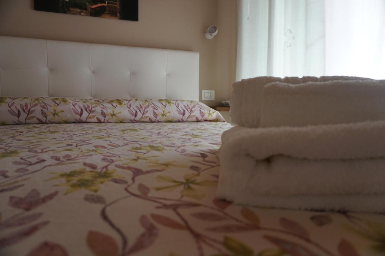 Casa Vacanze B&B Ondes กาเมรอตา ภายนอก รูปภาพ